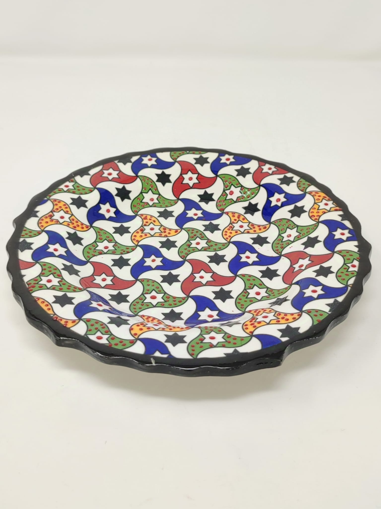 Hand Made Plate 18 cm 1050