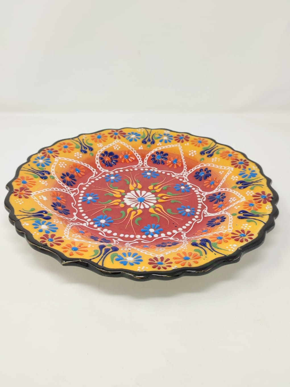 Hand Made Plate 25 cm 1059