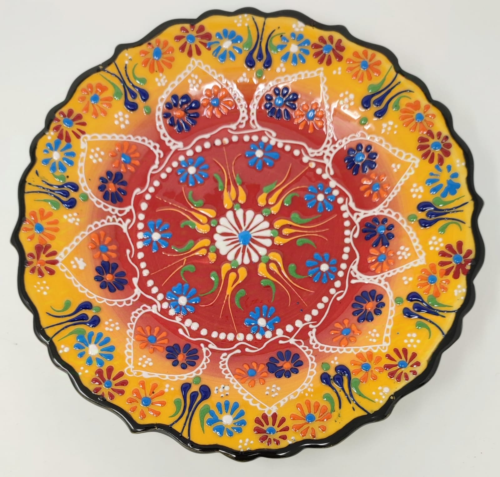 Hand Made Plate 25 cm 1059