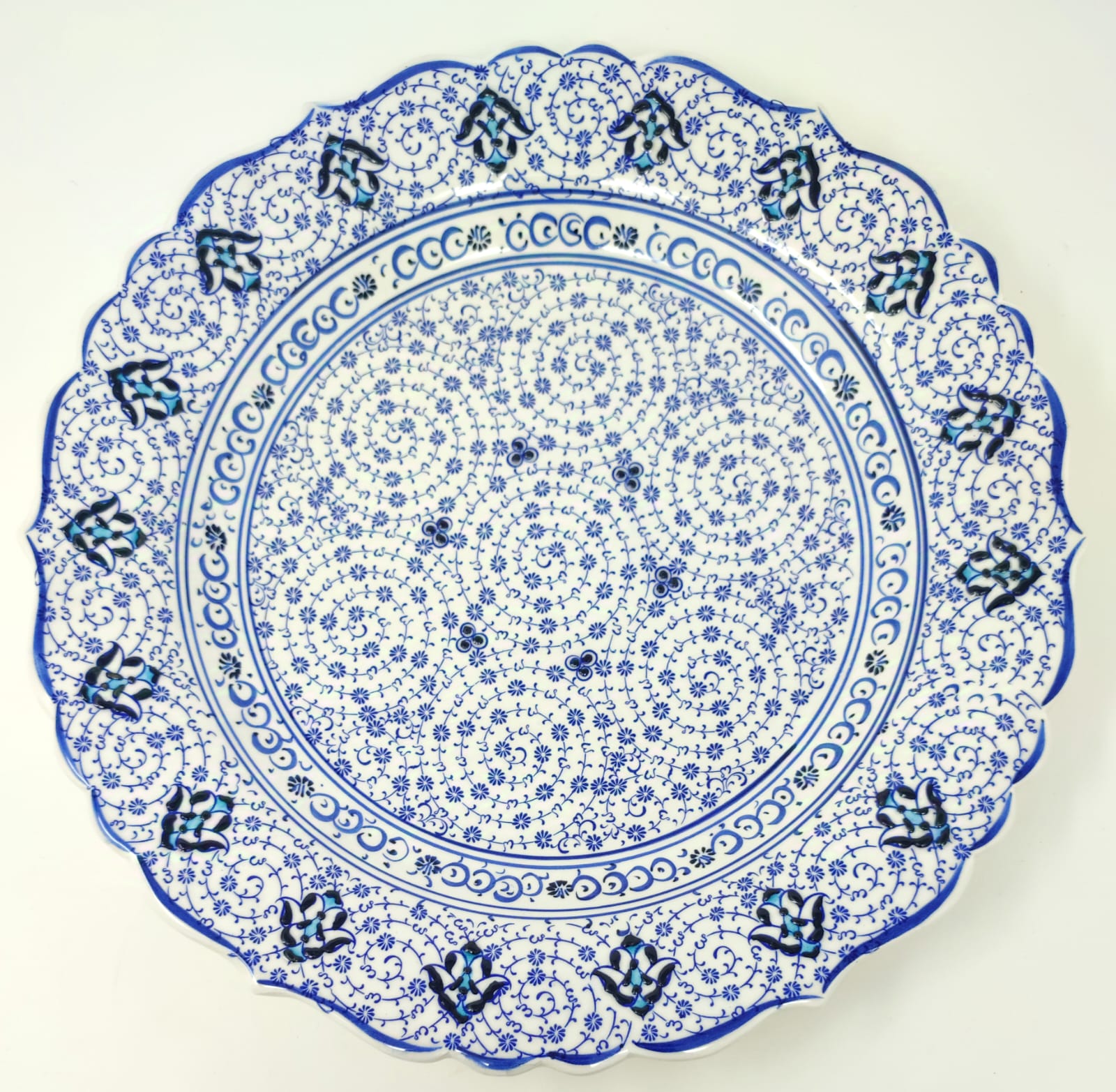 Hand Made Plate 30 cm 1066