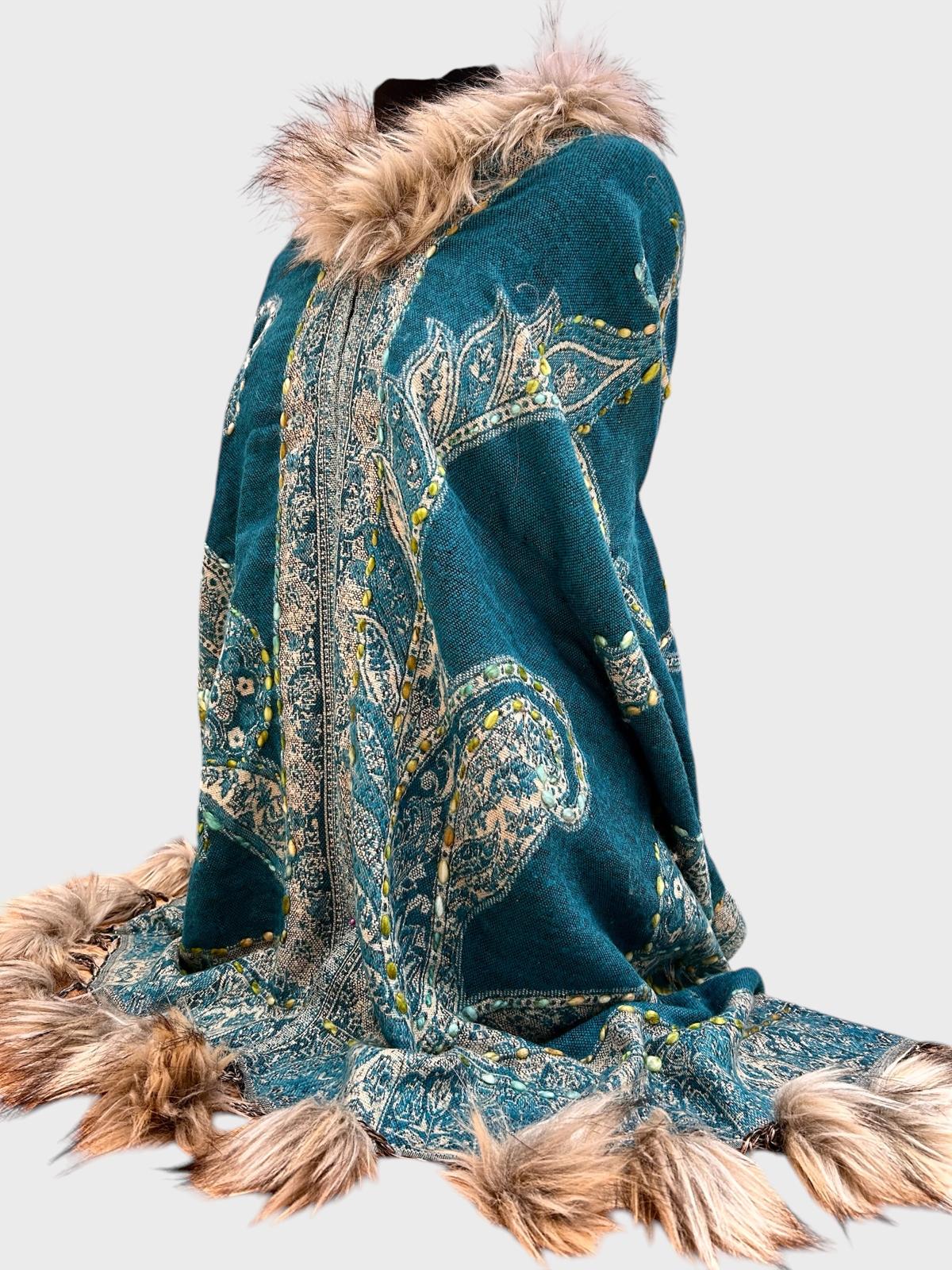 Fur-Trimmed Wool with Pom-pom 2042